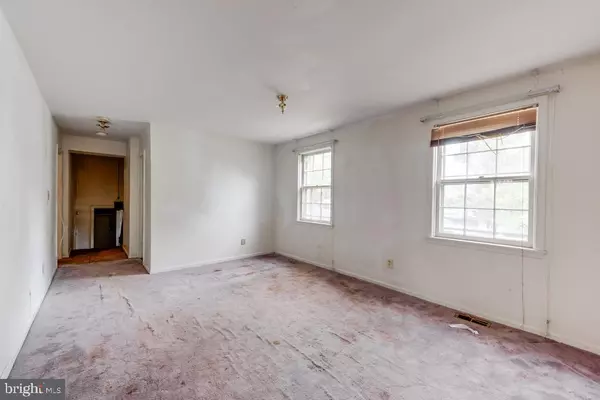 Washington, DC 20020,2015 37TH ST SE #102