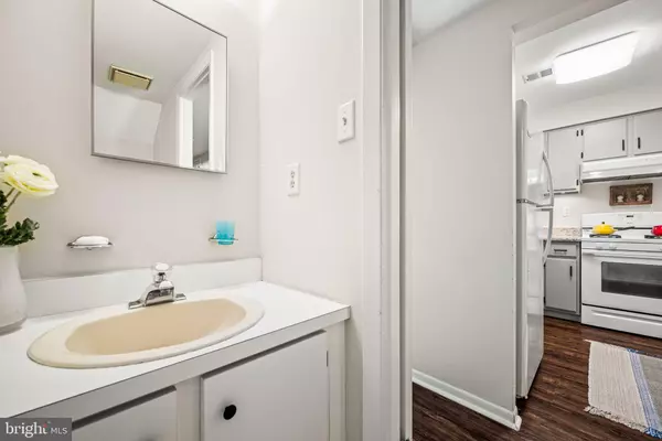 Philadelphia, PA 19130,829 N LECOUNT ST