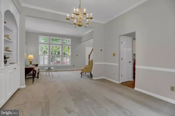 Lutherville Timonium, MD 21093,8 FARNHAM WAY