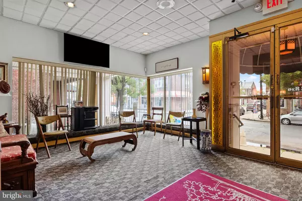 Trenton, NJ 08611,990 S BROAD ST