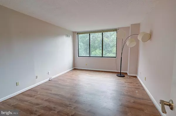 Bethesda, MD 20814,5225 POOKS HILL RD #710N