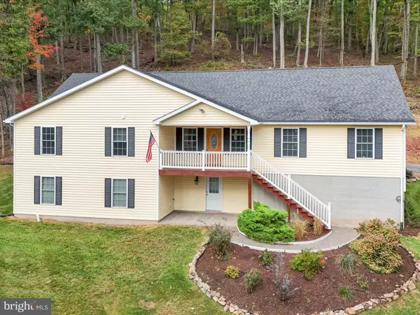 275 MONUMENT DR, Paw Paw, WV 25434