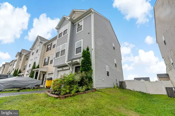 Hedgesville, WV 25427,362 RUMBLING ROCK RD