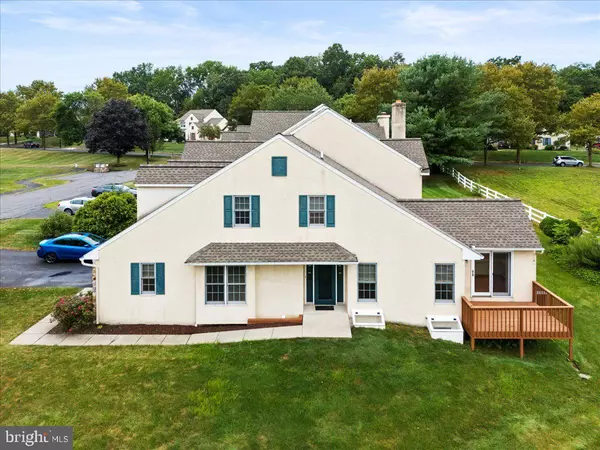 Elverson, PA 19520,10 STABLE DR