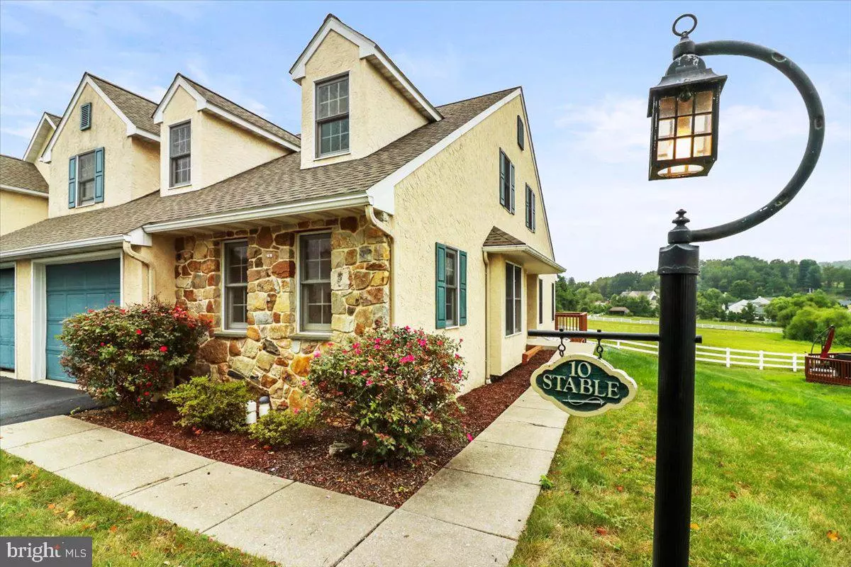 Elverson, PA 19520,10 STABLE DR