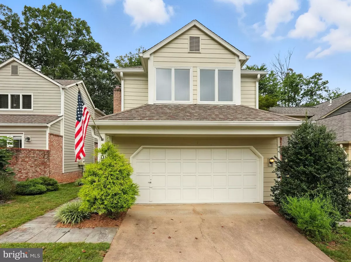 Oakton, VA 22124,2907 ELMTOP CT