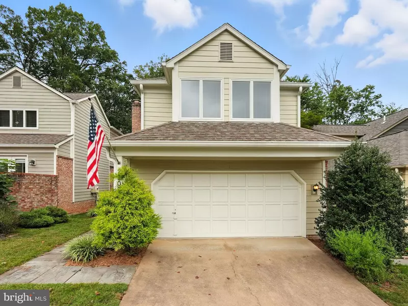 2907 ELMTOP CT, Oakton, VA 22124