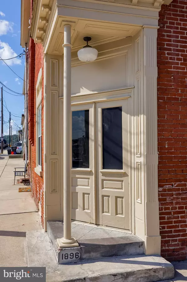 Columbia, PA 17512,209 WALNUT ST