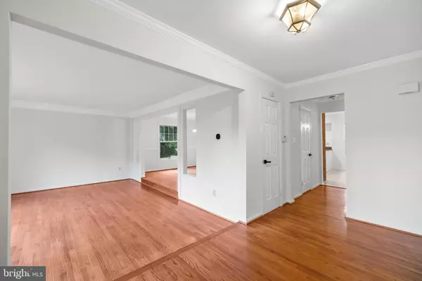 Fairfax, VA 22032,10217 GROVEWOOD WAY