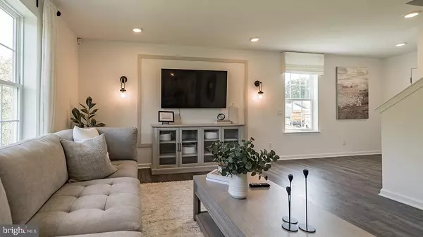 Barnegat, NJ 08005,9 WHALER AVE