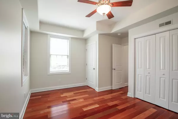 Philadelphia, PA 19128,635 DUPONT ST #O