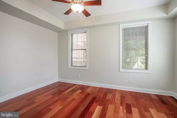 Philadelphia, PA 19128,635 DUPONT ST #O