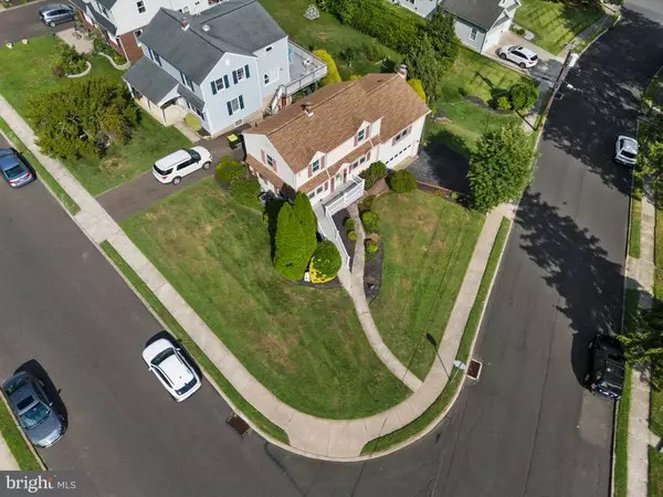 Willow Grove, PA 19090,528 SCHOOL HOUSE LN