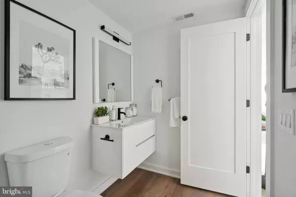 Philadelphia, PA 19144,5904 GERMANTOWN AVE #104