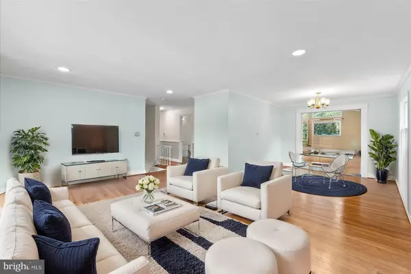 Mclean, VA 22101,7029 OLD DOMINION DR