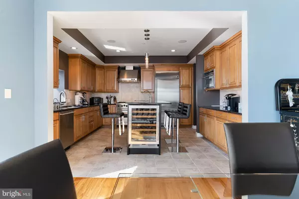 Philadelphia, PA 19106,110-12 S FRONT ST #1100