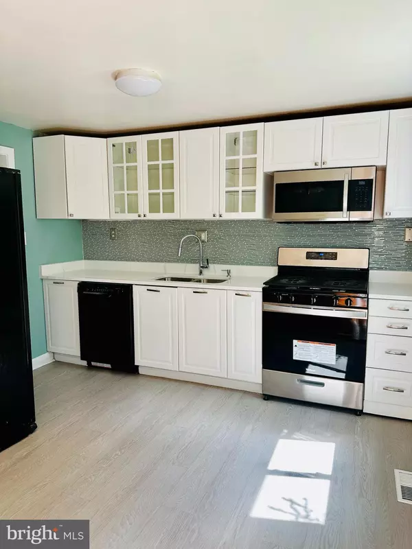 Clinton, MD 20735,3601 APPLECROSS CT