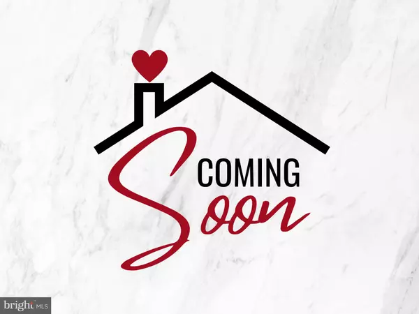 8000 WOODLAND HILLS LN, Fairfax Station, VA 22039