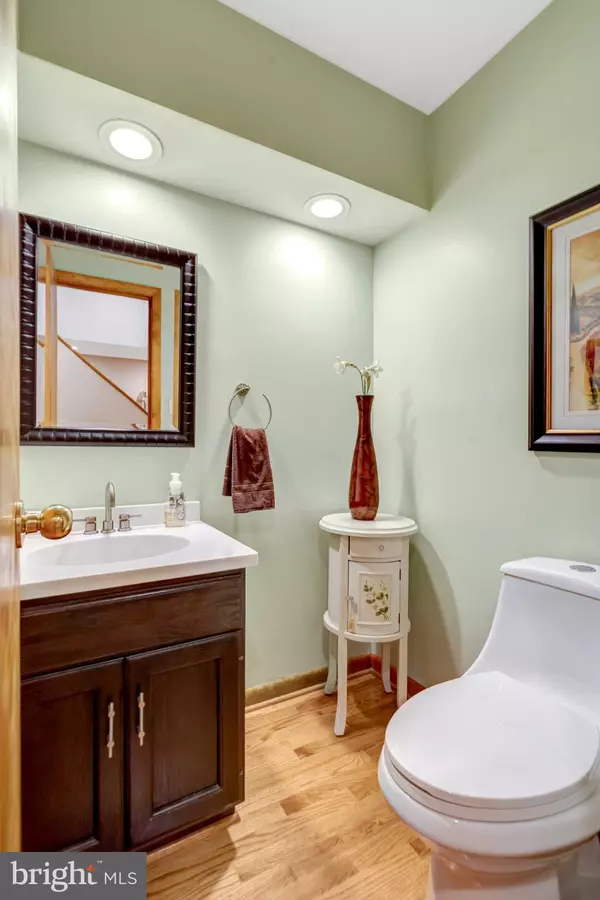 Fairfax Station, VA 22039,8000 WOODLAND HILLS LN