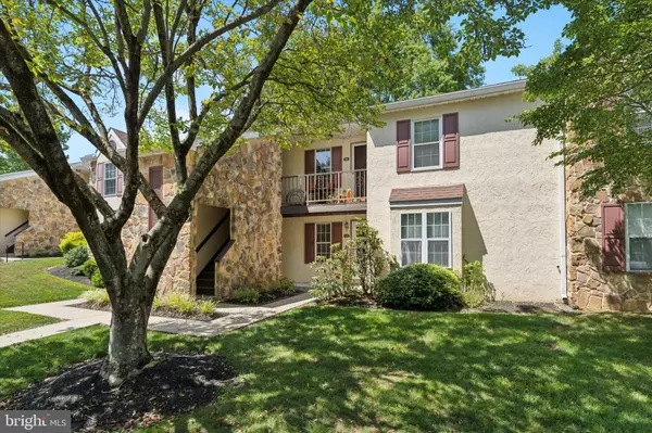 135 VALLEY STREAM CIR, Chesterbrook, PA 19087