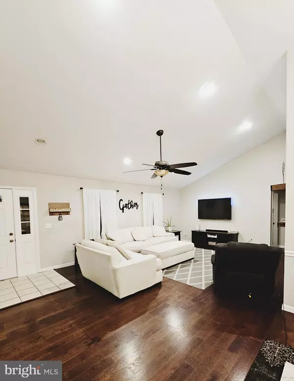 Seaford, DE 19973,617 ELM ST