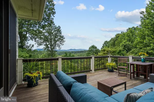 210 GRAND VIEW RD, Washington, VA 22747