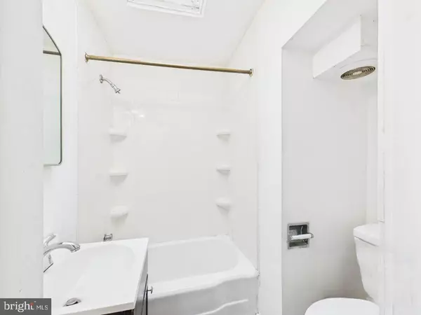 York, PA 17401,22 W KING ST