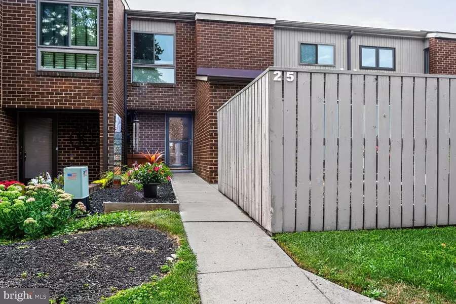 25 FARMHOUSE CT, Baltimore, MD 21208