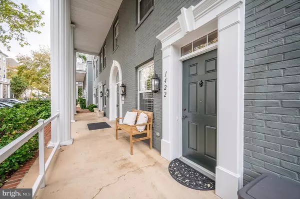 Alexandria, VA 22314,1422 ROUNDHOUSE LN #1422