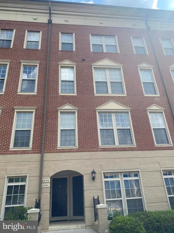 8049 CRESCENT PARK DR, Gainesville, VA 20155