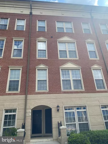 8049 CRESCENT PARK DR, Gainesville, VA 20155