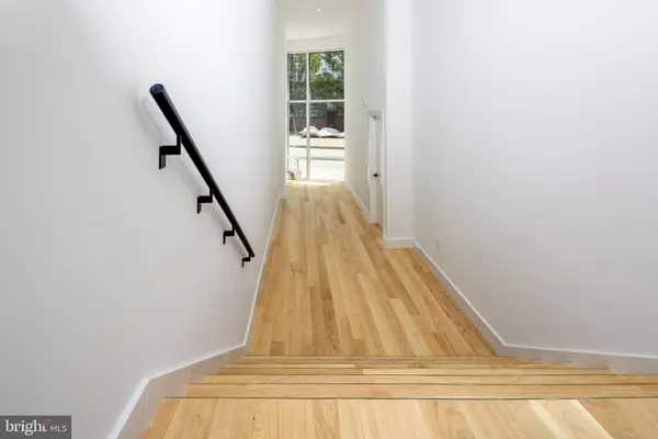 Philadelphia, PA 19123,1099 GERMANTOWN AVE #M115