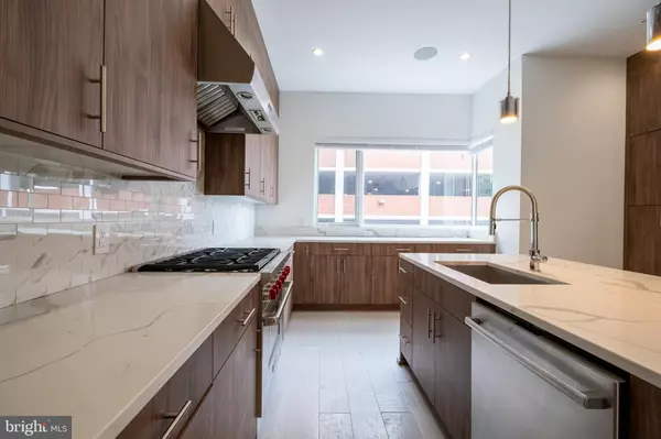 Philadelphia, PA 19106,106 SANSOM ST