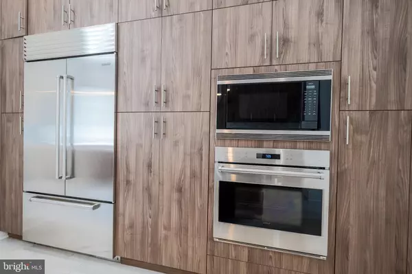 Philadelphia, PA 19106,106 SANSOM ST