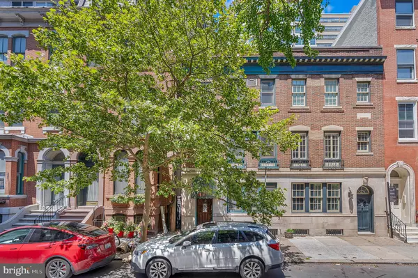 1833 SPRUCE ST, Philadelphia, PA 19103