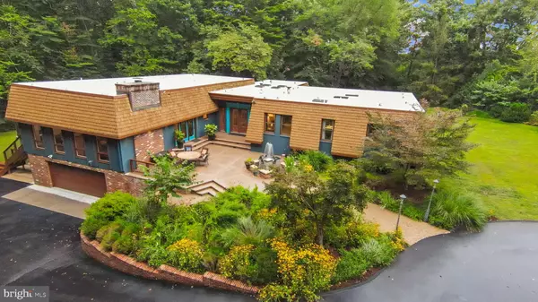 Great Falls, VA 22066,10916 THIMBLEBERRY LN