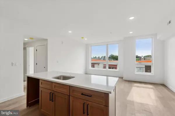 Philadelphia, PA 19147,754 S 4TH ST #301