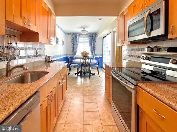 2817 JERMANTOWN RD #307, Oakton, VA 22124