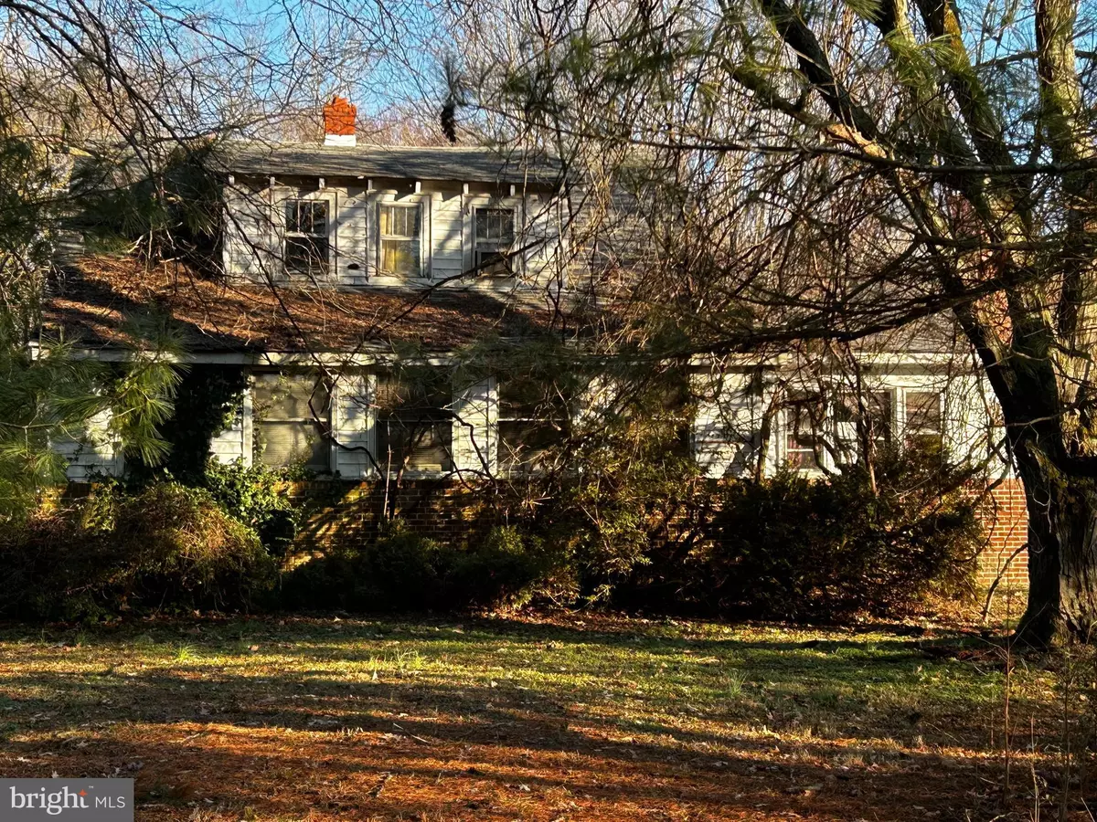 Hague, VA 22469,1372 COLES POINT RD