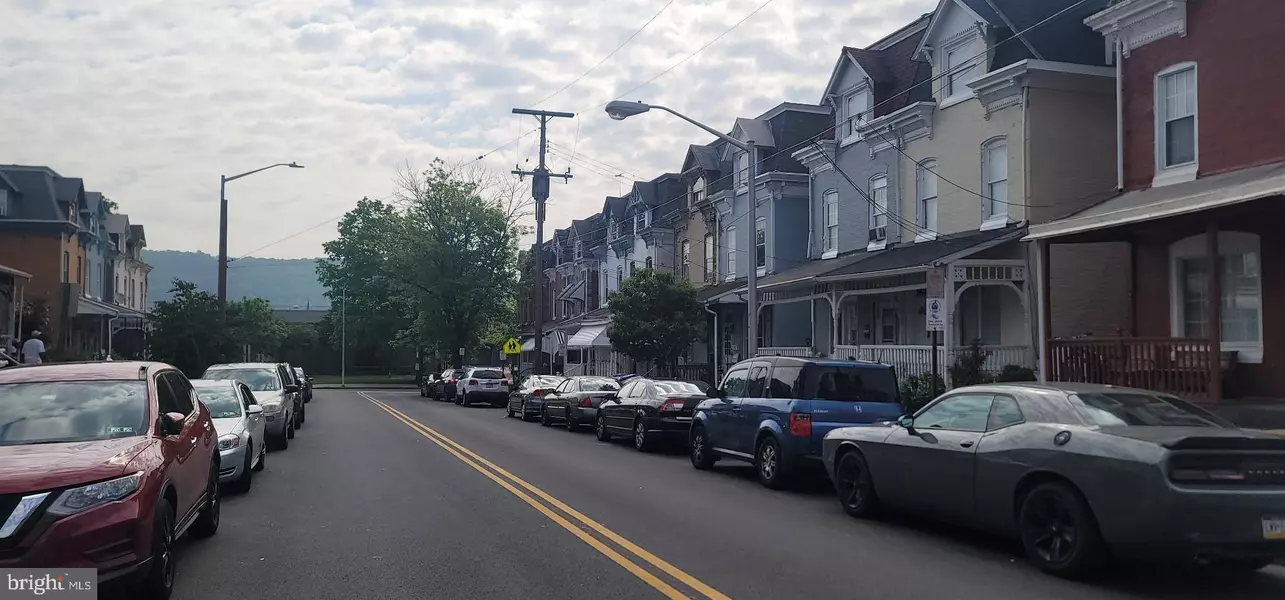 136 ELM ST #B, Reading, PA 19601