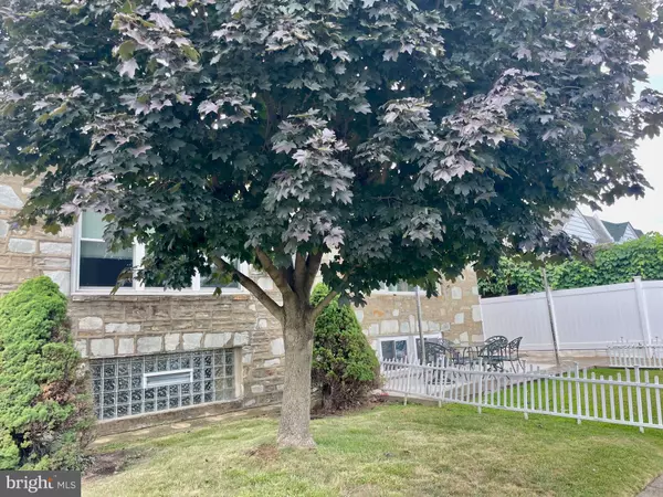 Philadelphia, PA 19152,7828 BRIER ST