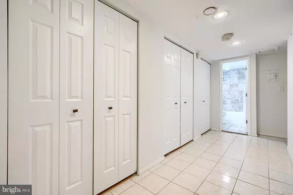 Baltimore, MD 21209,7 SUNTOP CT #T-1