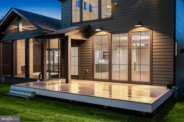 Vienna, VA 22180,609 MEADOW LN SW