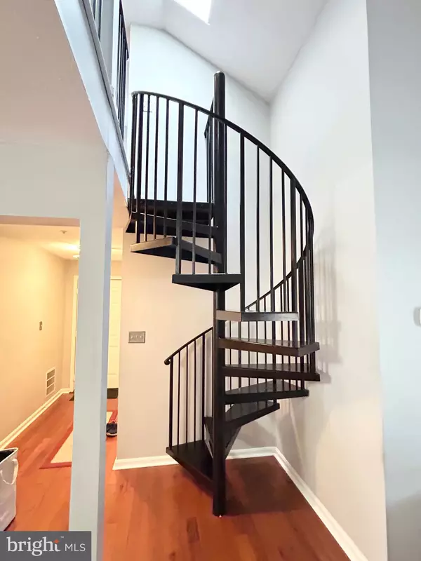Rockville, MD 20850,10024 VANDERBILT CIR
