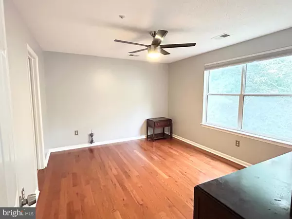 Rockville, MD 20850,10024 VANDERBILT CIR