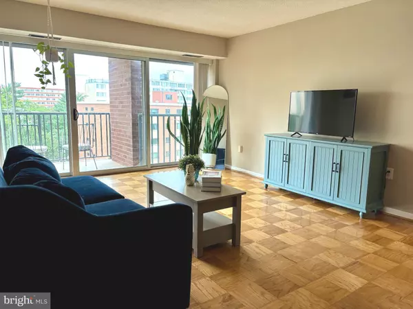 Arlington, VA 22202,1300 ARMY NAVY DR #816