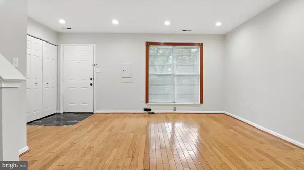 Lanham, MD 20706,2809 RED OAK LN