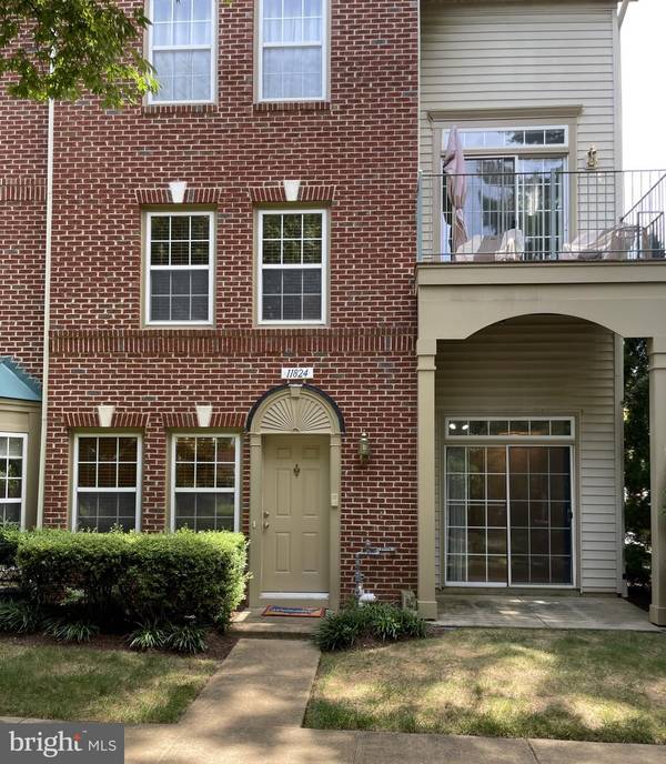 Reston, VA 20191,11824 BRETON CT #24A