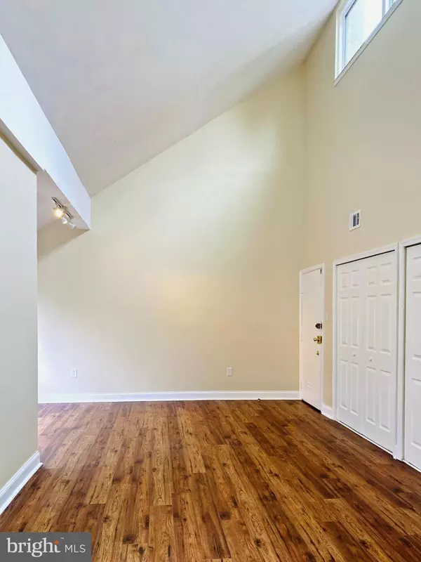Elkins Park, PA 19027,233 TOWNSHIP LINE RD #4C