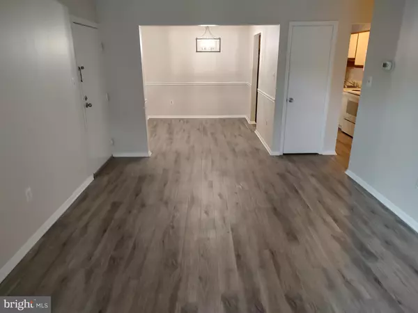Gaithersburg, MD 20879,7908 PEARLBUSH DR #104